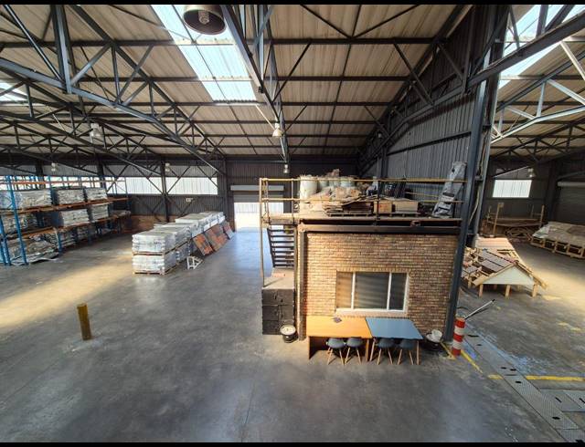 1,586M² WAREHOUSE TO LET IN ROODEKOP